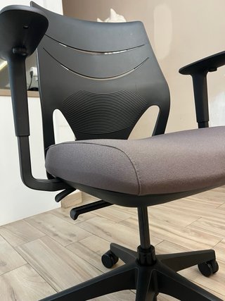 Silla ACTIU con ruedas