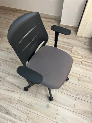 Silla ACTIU con ruedas
