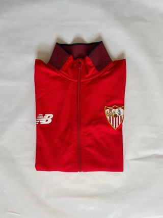 Sudadera Sevilla FC New Balance.