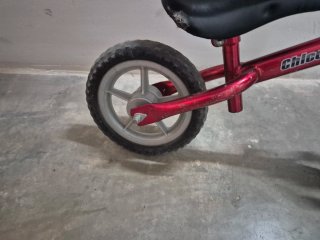 Bicicleta de equilibrio Chicco roja