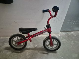 Bicicleta de equilibrio Chicco roja