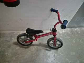 Bicicleta de equilibrio Chicco roja