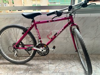 Bicicleta Aerobike 24 blanca y rosa