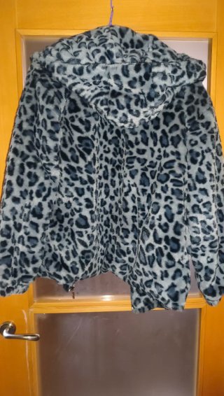 Chaqueta peluche animal print con capucha S