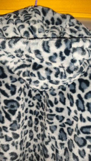 Chaqueta peluche animal print con capucha S