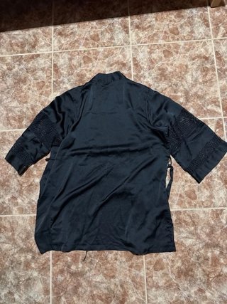 Bata de seda negra talla única