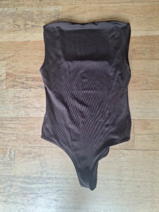 Body escote cuadrado marrón Zara