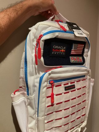 Mochila Red Bull Racing NUEVA. Sin estrenar.