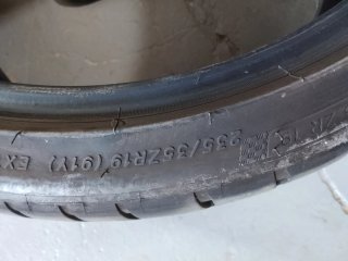 Neumáticos 235/35R19