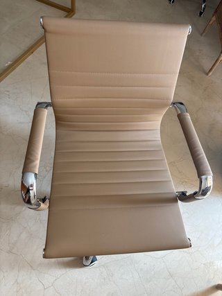 Sillón de oficina giratorio en piel