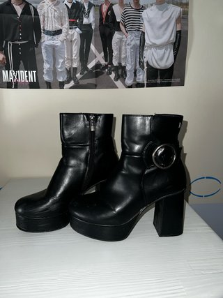 Botines Mustang Plataforma Tacón Negro