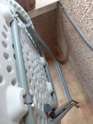 Mesa redonda plegable para balcón
