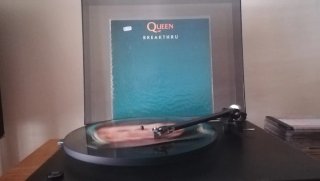 Queen Breakthru Single Shape Vinil.
