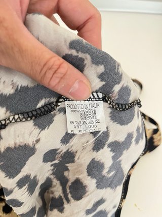 Top con stampa leopardata