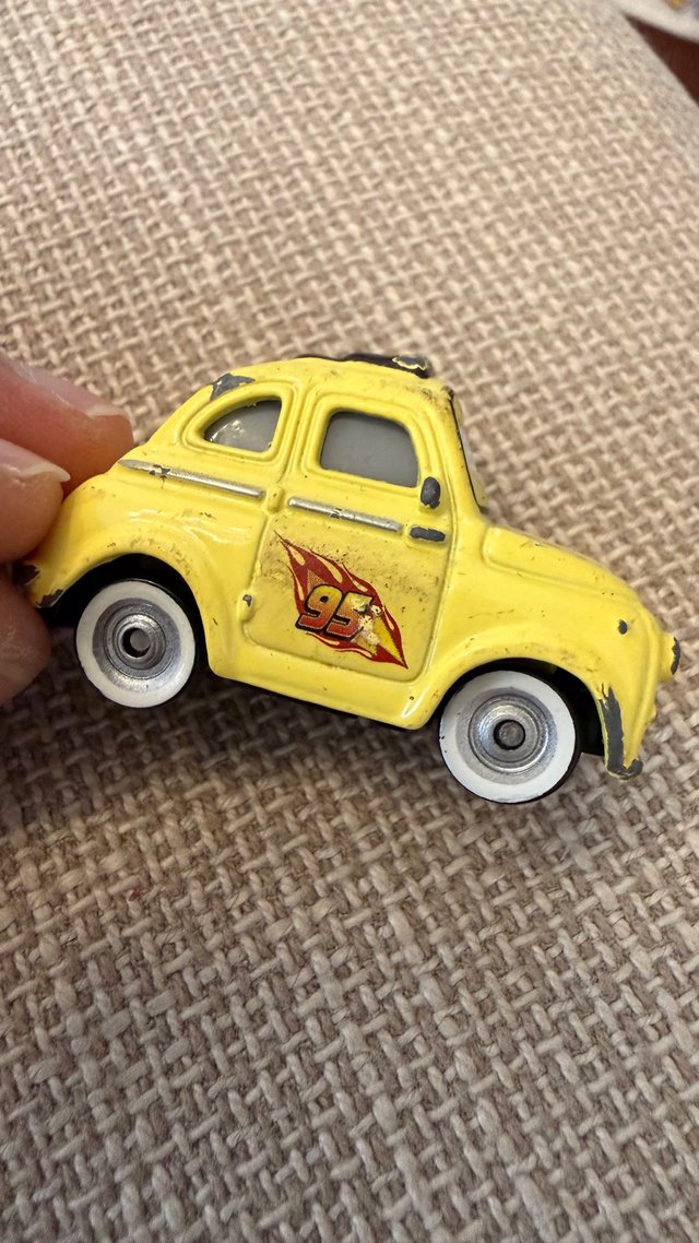 Hot Wheels Cars Disney Tow Mater