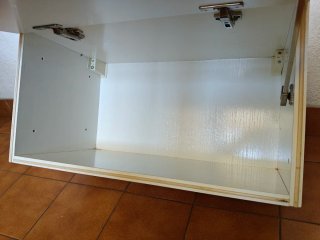 Armario colgante blanco y beige