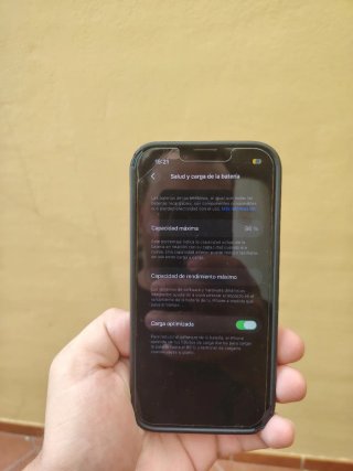 iPhone 13 256GB 86% Batería