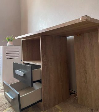 Escritorio moderno madera y gris