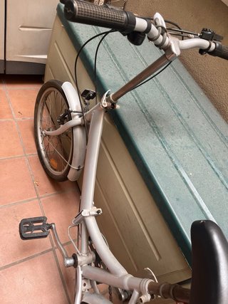 Bicicleta plegable gris