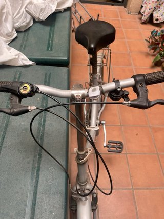 Bicicleta plegable gris