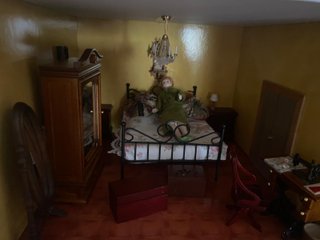 Casa de muñecas estilo sevillano de madera