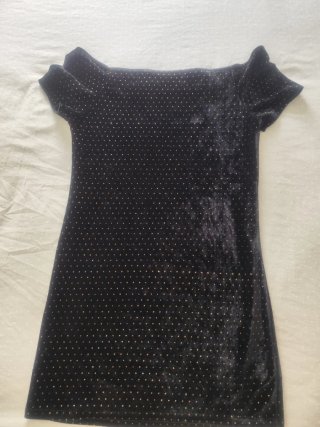 Vestido fiesta negro con topos dorados