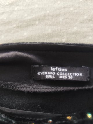 Vestido fiesta negro con topos dorados