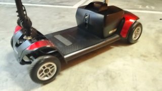 Silla de ruedas eléctrica para movilidad reducida