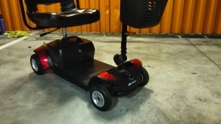 Silla de ruedas eléctrica para movilidad reducida
