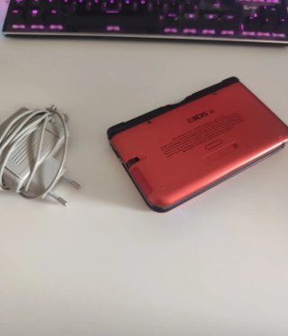 Nintendo 3DS XL Roja + cargador Original