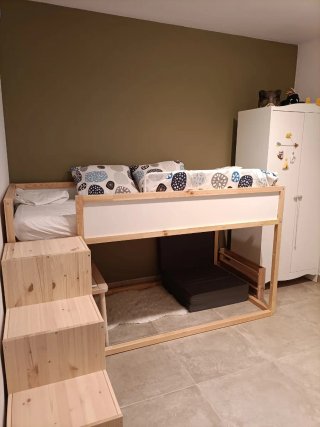 Cama Kura reversible IKEA