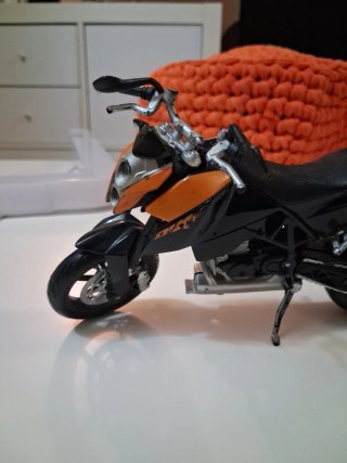 Maisto Moto KTM 690 Duke 1:12