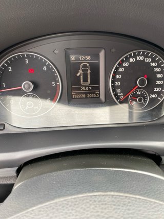 Volkswagen Touran 1.6 TDI 105 CV Diésel | Manual |