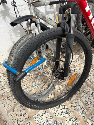 Bicicleta de montaña Trek roja