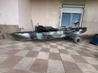 Kayak con pedales para pesca