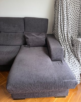 Sofá modular gris de tela