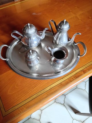 Servizio caffè in metallo argentato