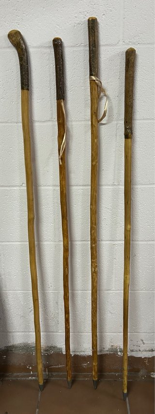 Bastones de madera artesanales (varias medidas)