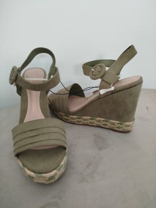 Sandalias cuña Sfera verde talla 36