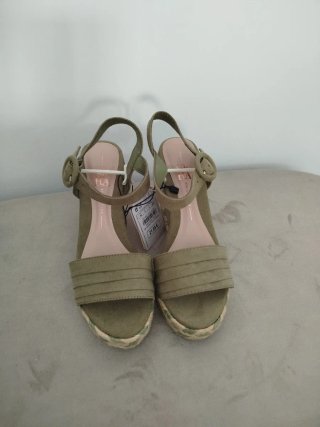 Sandalias cuña Sfera verde talla 36