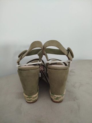 Sandalias cuña Sfera verde talla 36