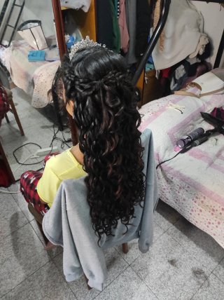 Peluquera y maquilladora a domicilio