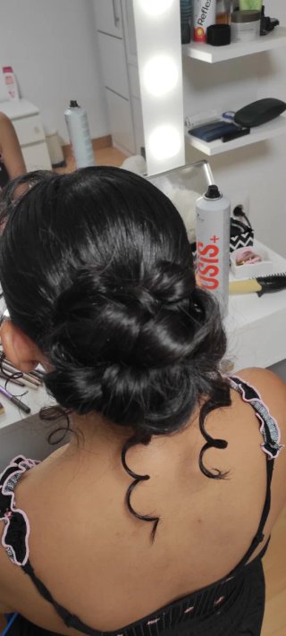 Peluquera y maquilladora a domicilio