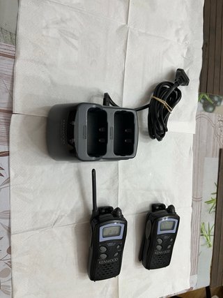 Kenwood Walkie Talkies 2 unds+ Cargador Doble