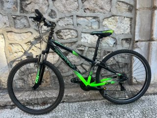 Bicicleta Monty KX8 26 Negra y Verde