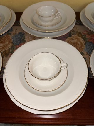 Juego de vajilla Pontesa Porcelana Blanca y Oro