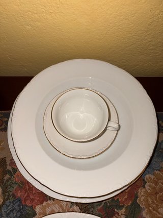 Juego de vajilla Pontesa Porcelana Blanca y Oro