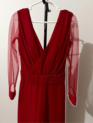 Mono rojo elegante manga larga