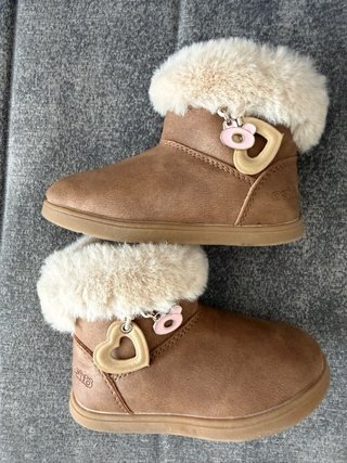 Botas bebé niña con pelo