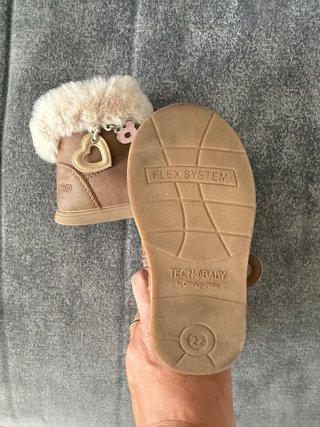 Botas bebé niña con pelo